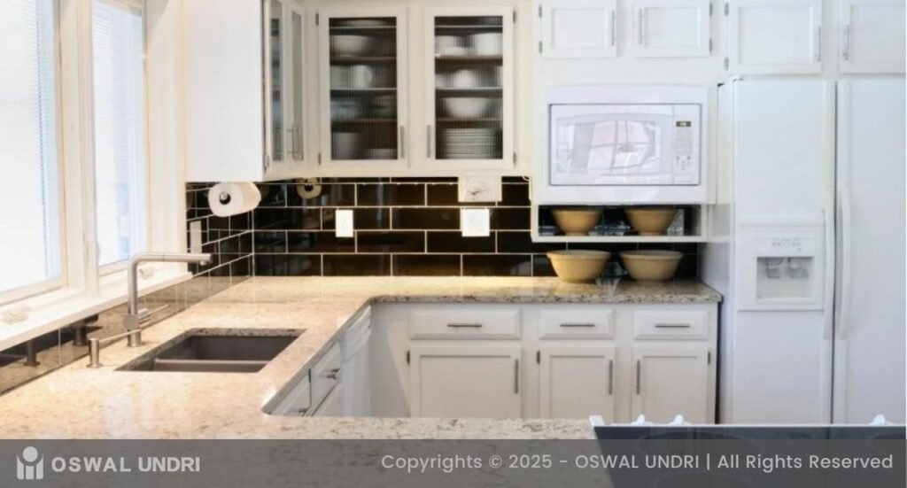 P White Granite Kitchen Countertop (2)